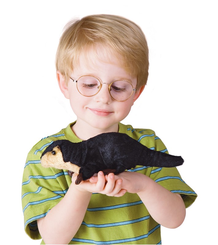 folkmanis-river-otter-finger-puppet (3)